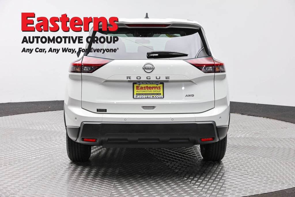 Used 2024 Nissan Rogue S AWD/4WD image 6