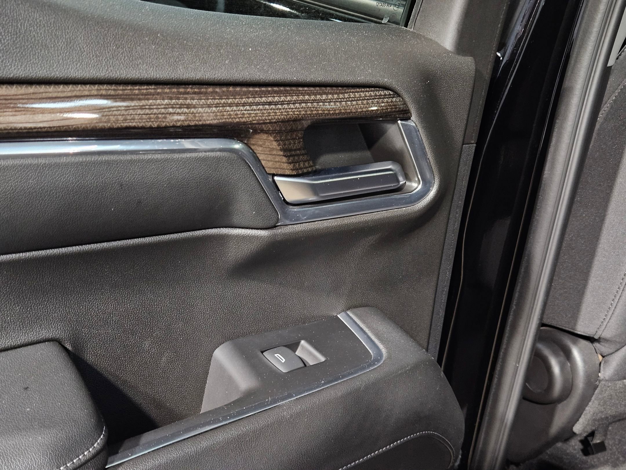 Used 2024 Chevrolet Silverado 1500 LT image 33