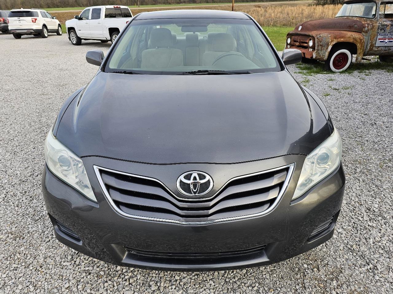 Used 2010 Toyota Camry LE image 14