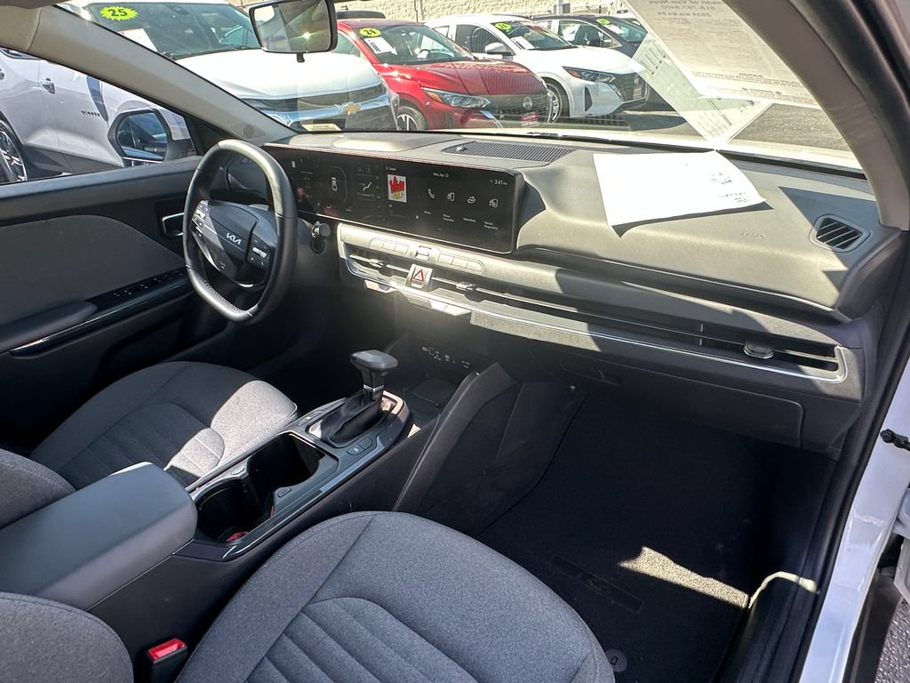Used 2025 Kia K4 EX FWD image 14