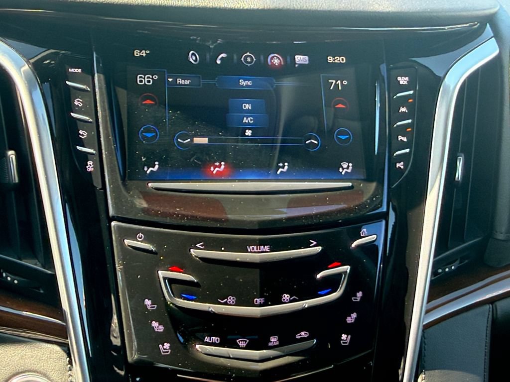 Used 2020 Cadillac Escalade Luxury AWD/4WD image 17