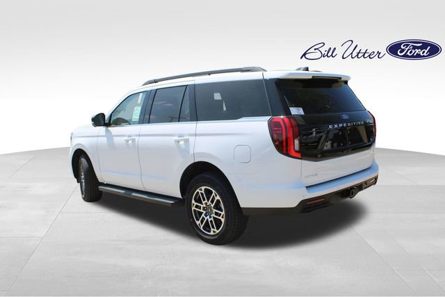 New 2026 Ford Expedition Active image 4