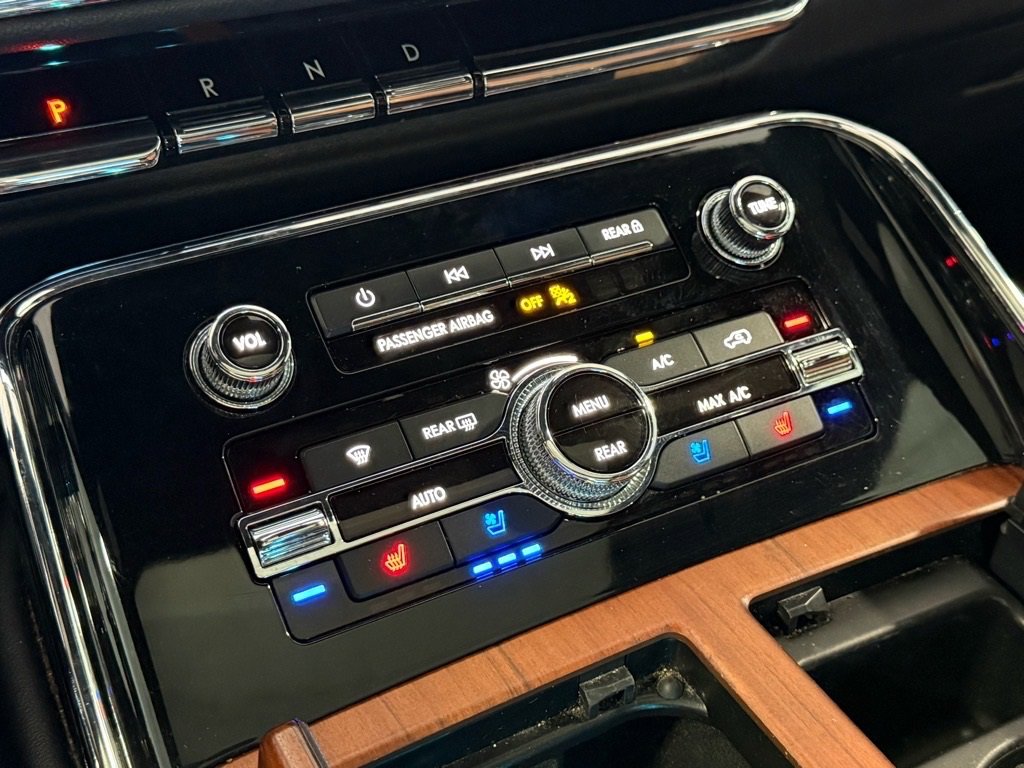 Used 2020 Lincoln Navigator Reserve w/ Luxury Package image 20