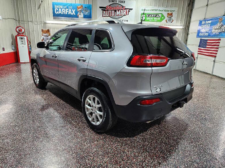 Used 2017 Jeep Cherokee Latitude w/ Comfort/Convenience Group image 5