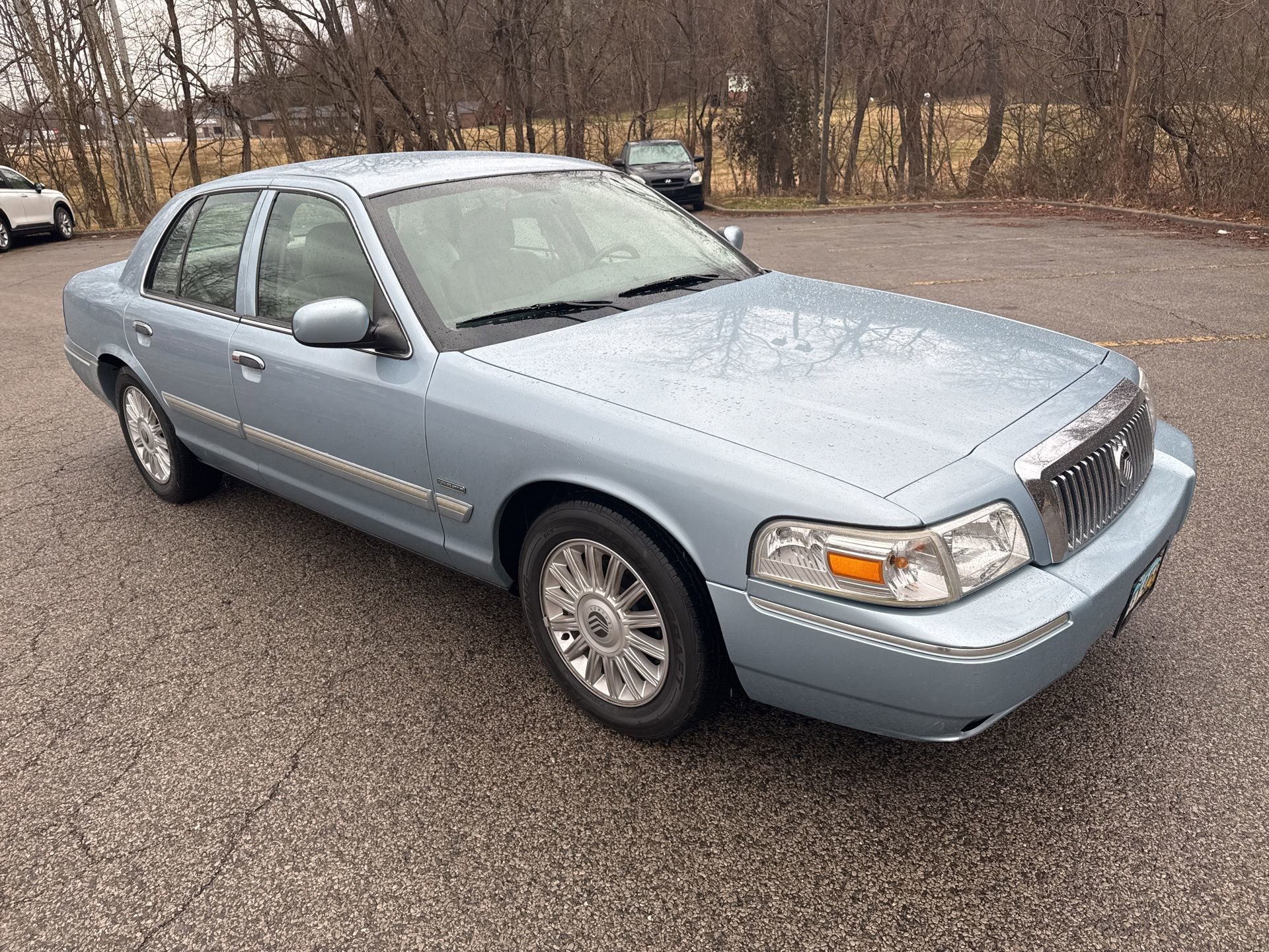 Used 2010 Mercury Grand Marquis LS image 4
