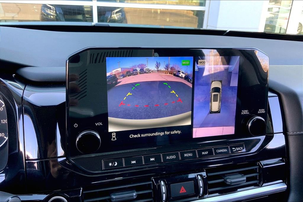 Used 2023 Nissan Pathfinder SL image 11