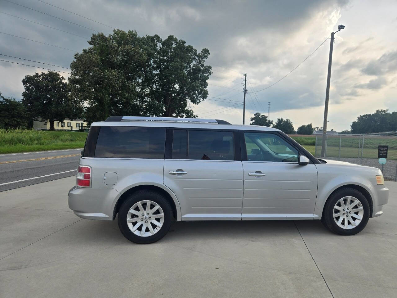 Used 2009 Ford Flex SEL image 6