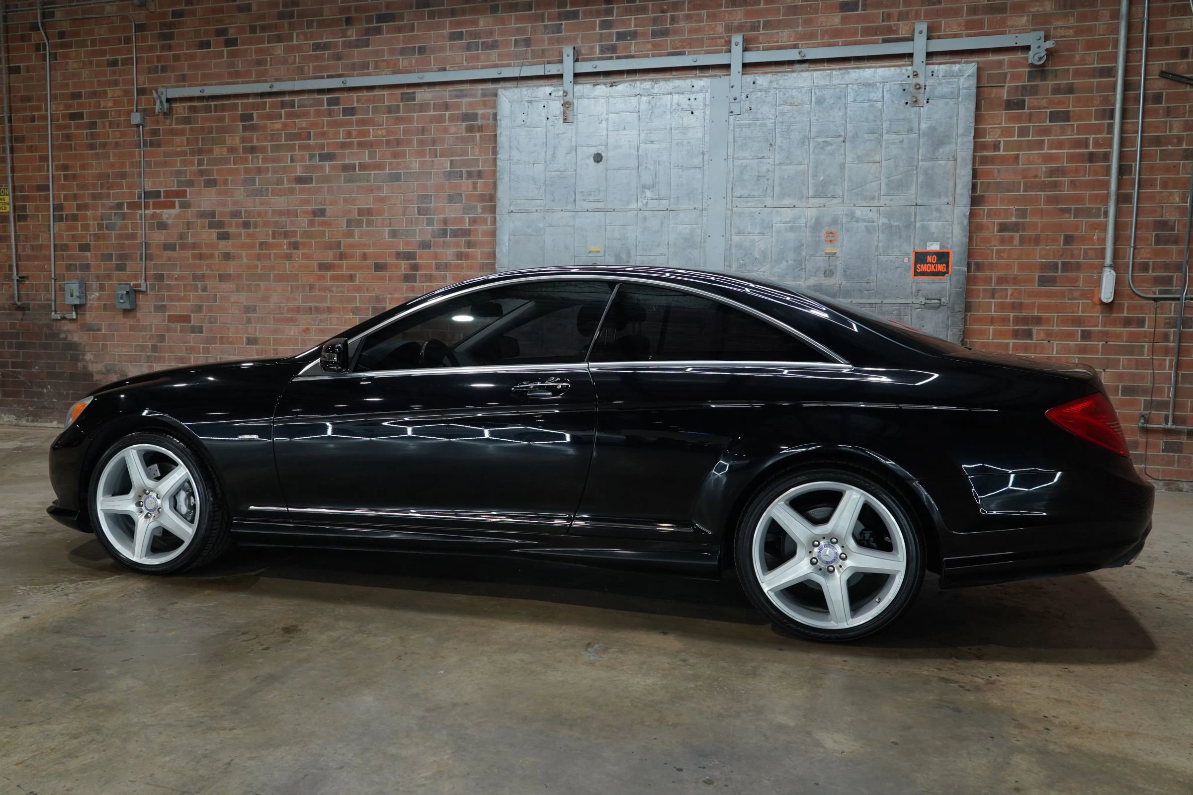 Used 2011 Mercedes-Benz CL 550 4MATIC w/ Sport Pkg Plus One image 10