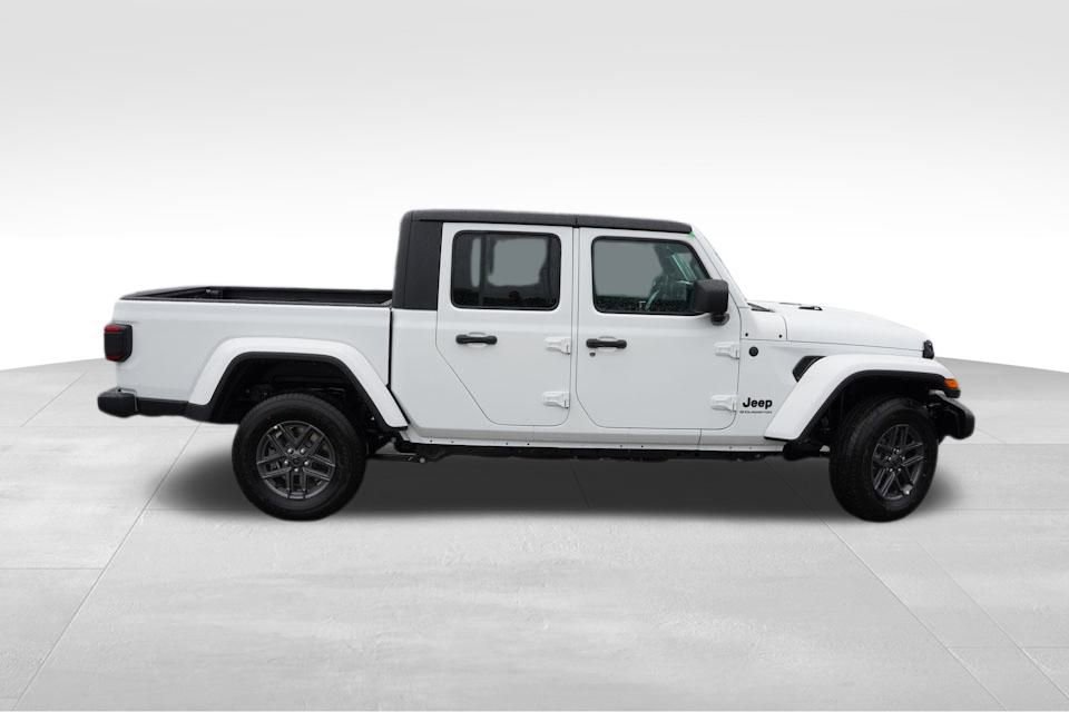 New 2025 Jeep Gladiator Sport AWD/4WD image 2