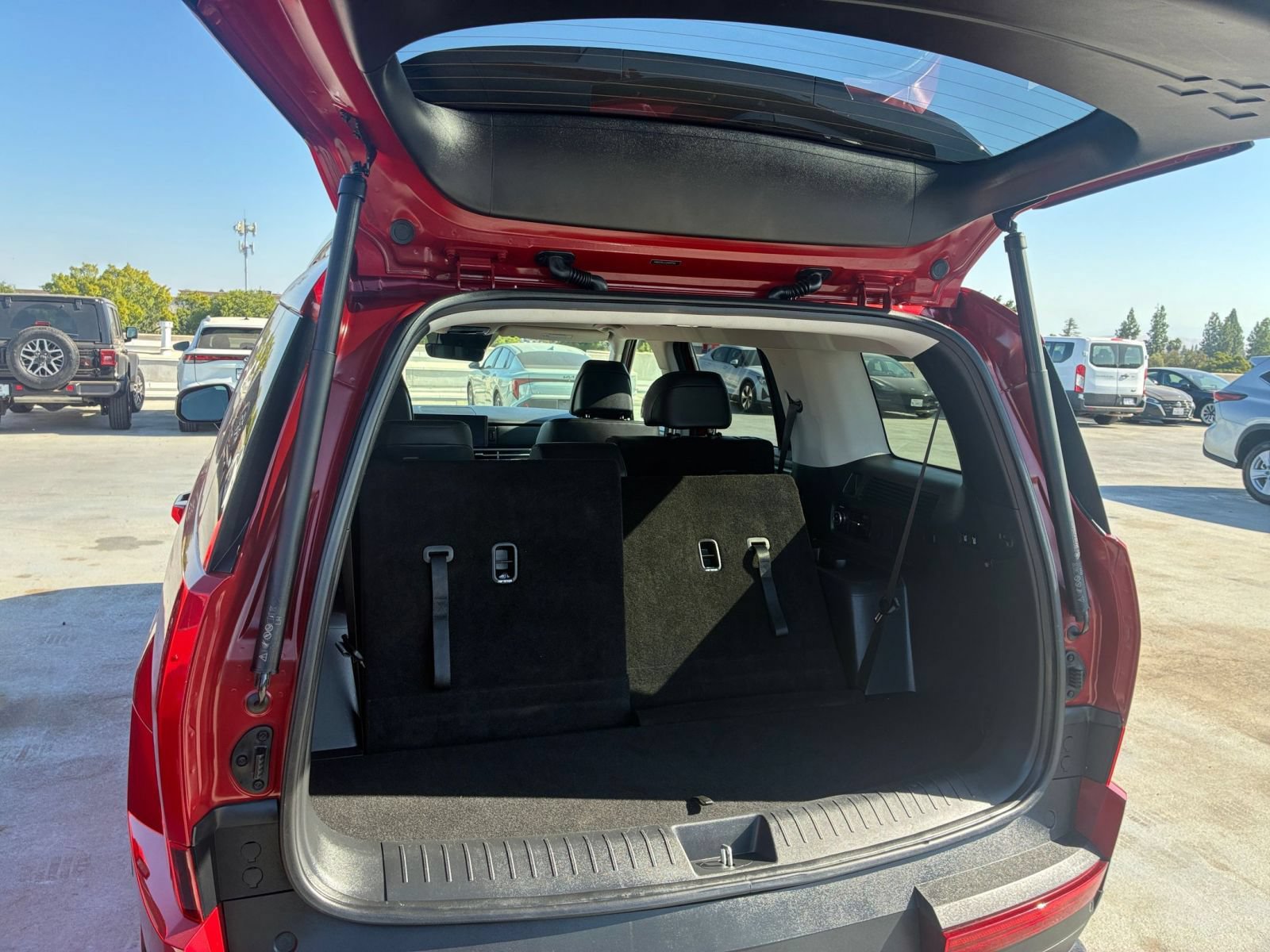Used 2025 Hyundai Santa Fe SEL FWD image 28