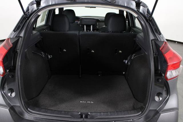 Certified 2020 Nissan Kicks SV FWD image 18