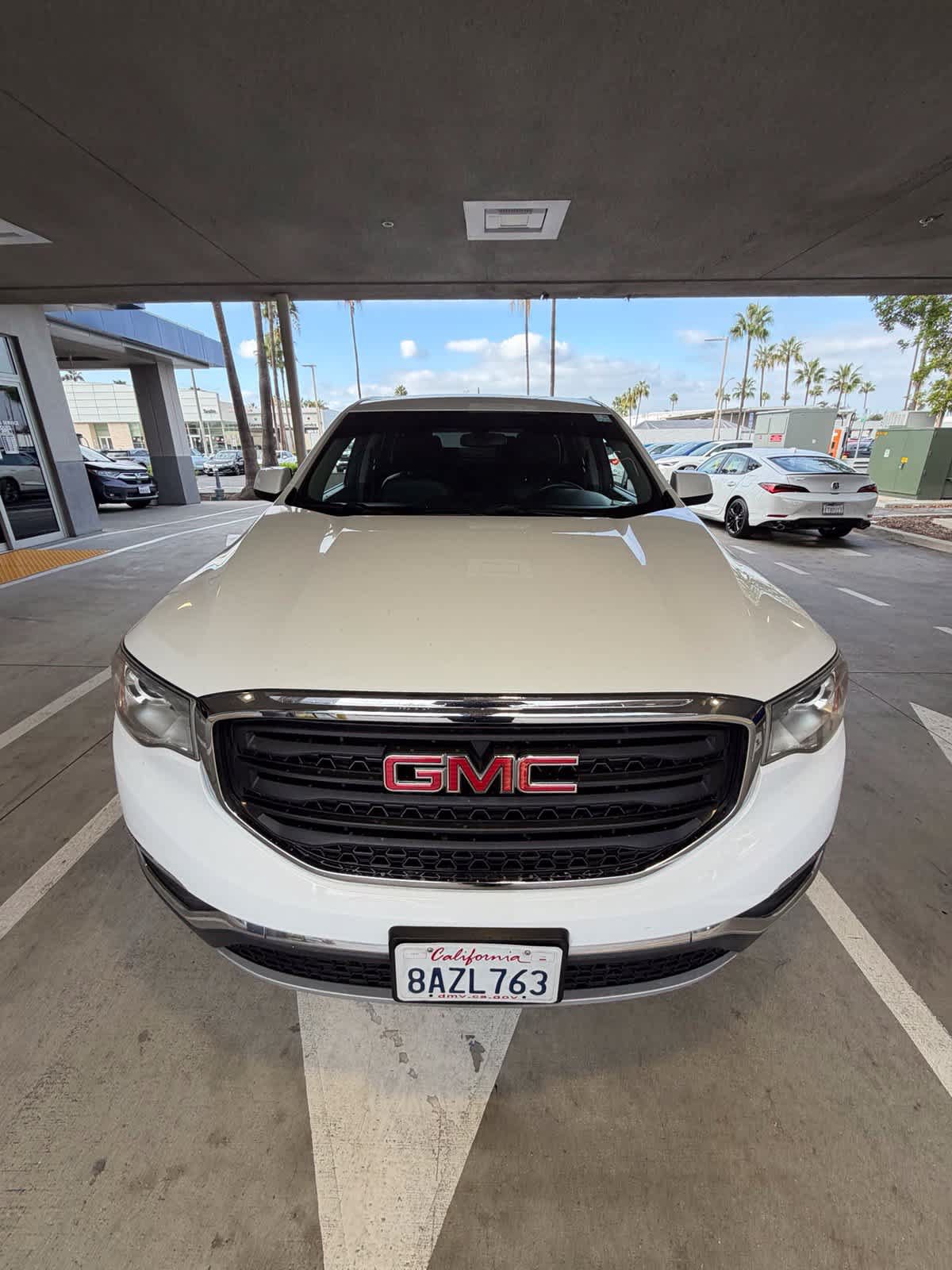 Used 2017 GMC Acadia SLE FWD image 2