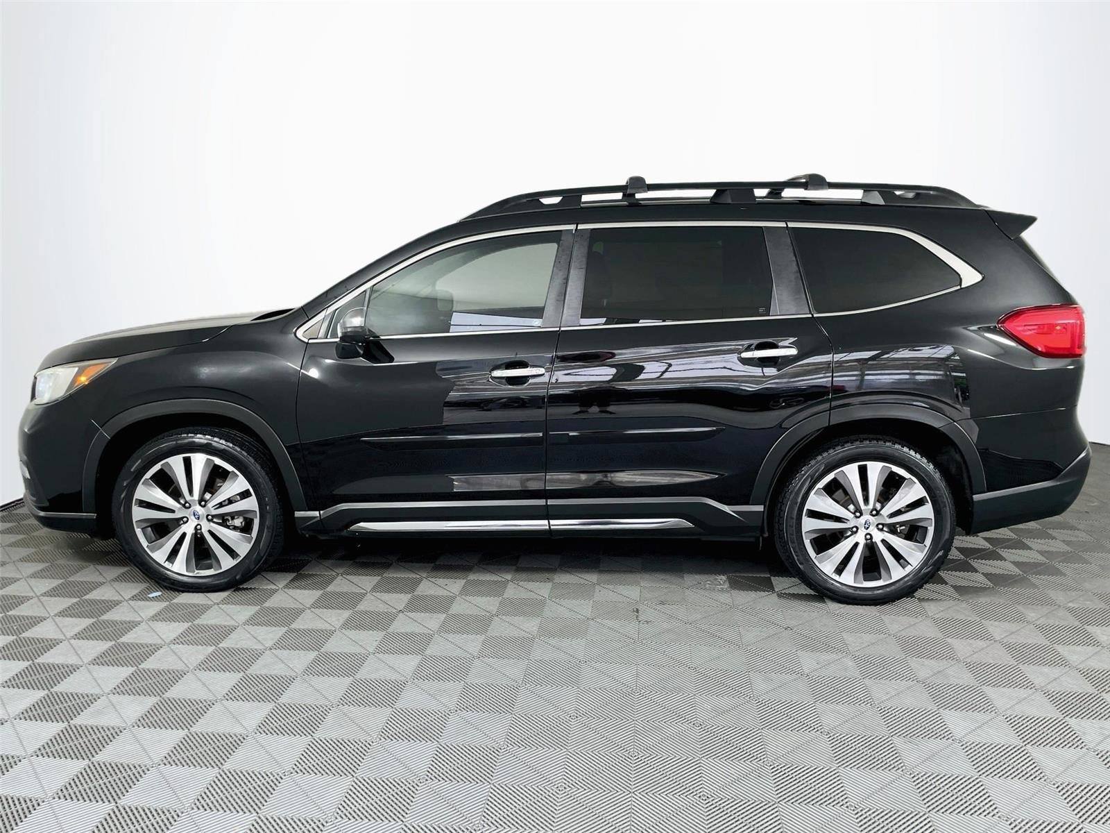 Used 2020 Subaru Ascent Touring w/ Popular Package #3 AWD/4WD image 4