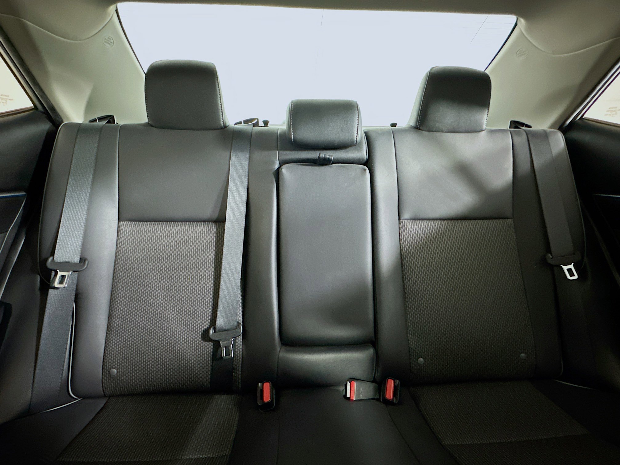 Used 2015 Toyota Corolla S image 29