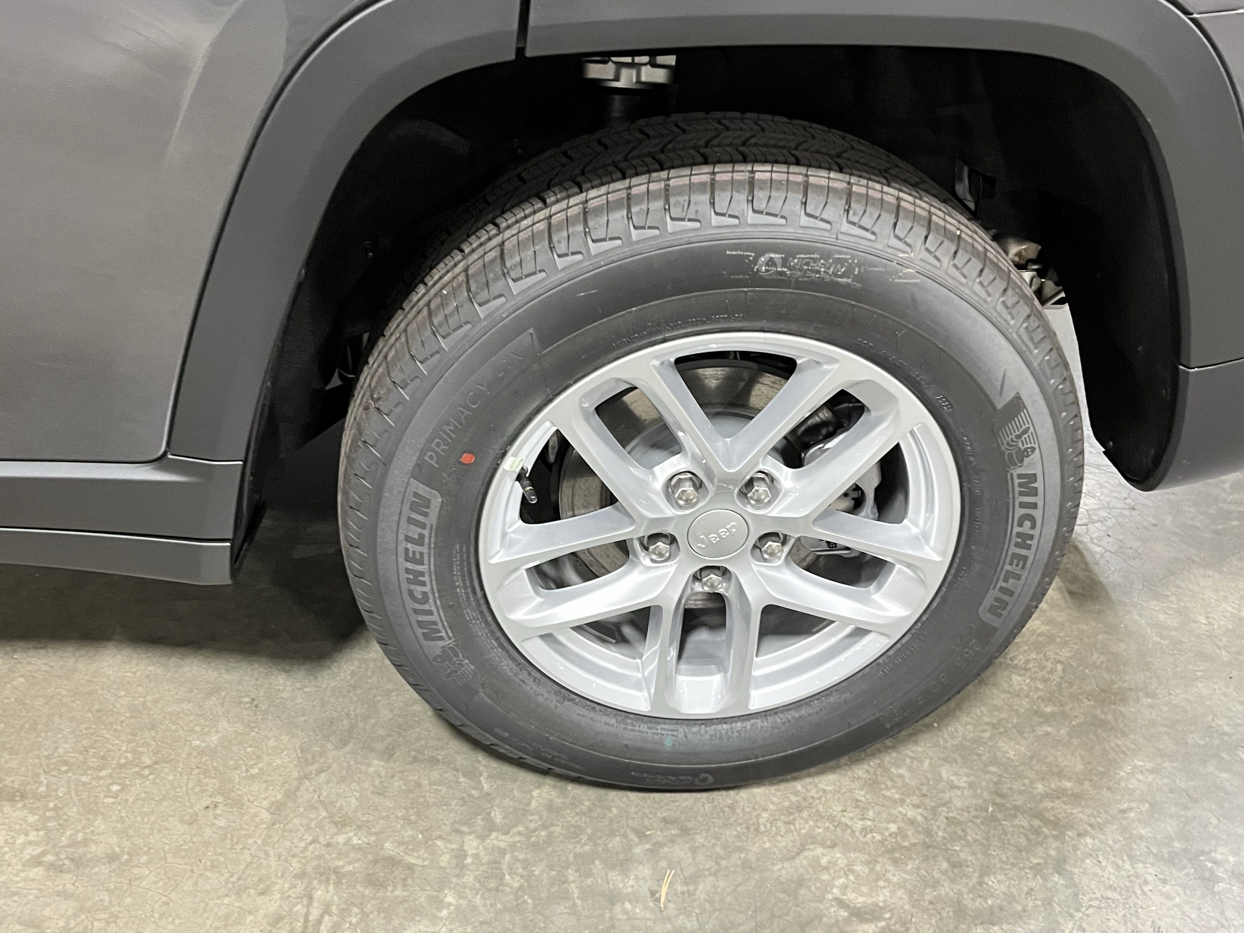 Certified 2025 Jeep Grand Cherokee Laredo X w/ Luxury Tech Group I image 25