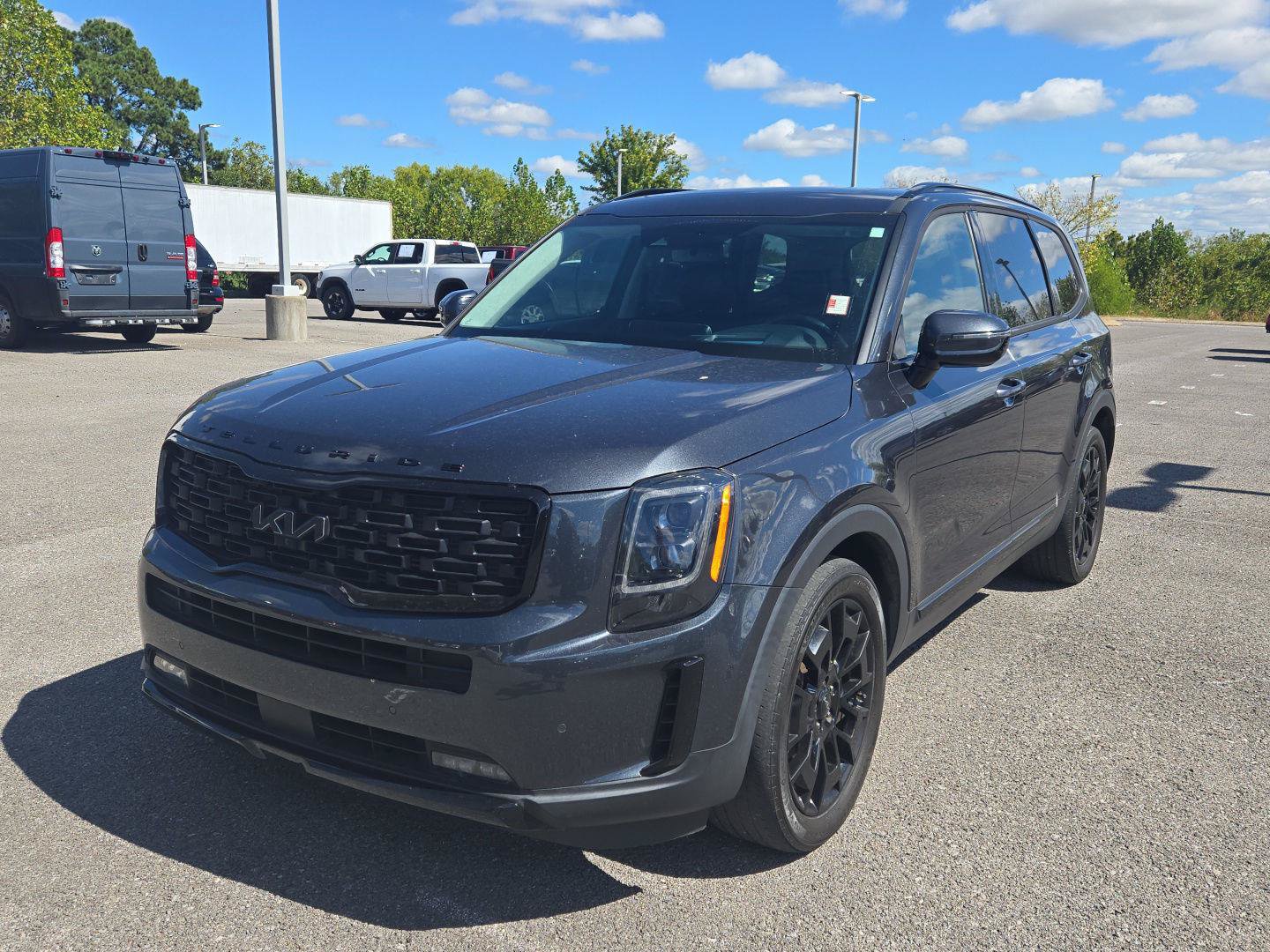 Used 2022 Kia Telluride SX w/ SX Prestige Package AWD/4WD image 3