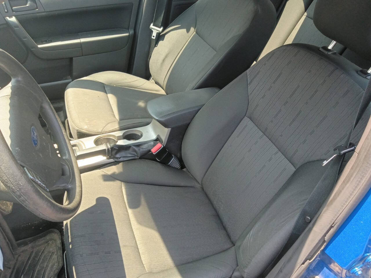 Used 2010 Ford Focus SE FWD image 10