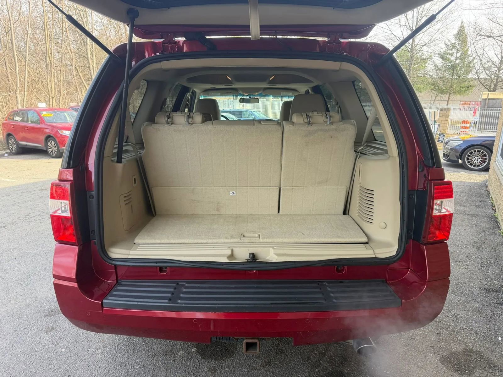 Used 2016 Ford Expedition XLT w/ Equipment Group 202A image 17