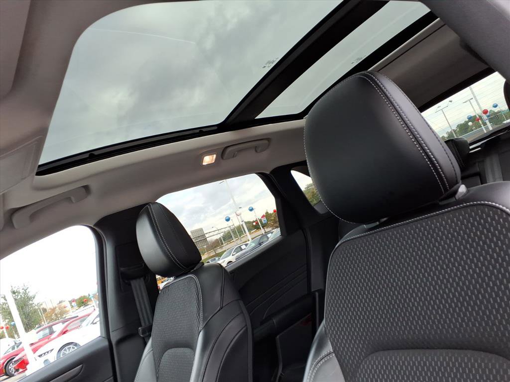 Used 2025 Ford Escape SE image 6