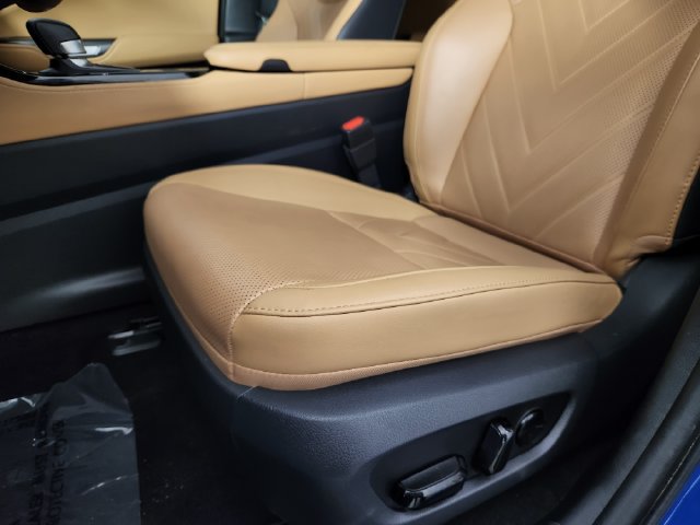 Used 2025 Lexus NX 450h+ AWD w/ Accessory Package (2T) image 13