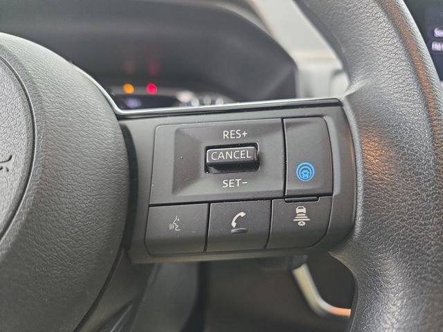 Used 2023 Nissan Rogue SV image 37