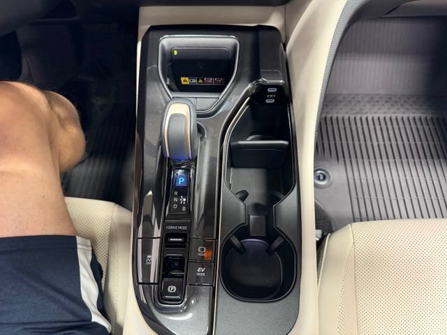 Used 2024 Toyota Crown AWD/4WD image 37
