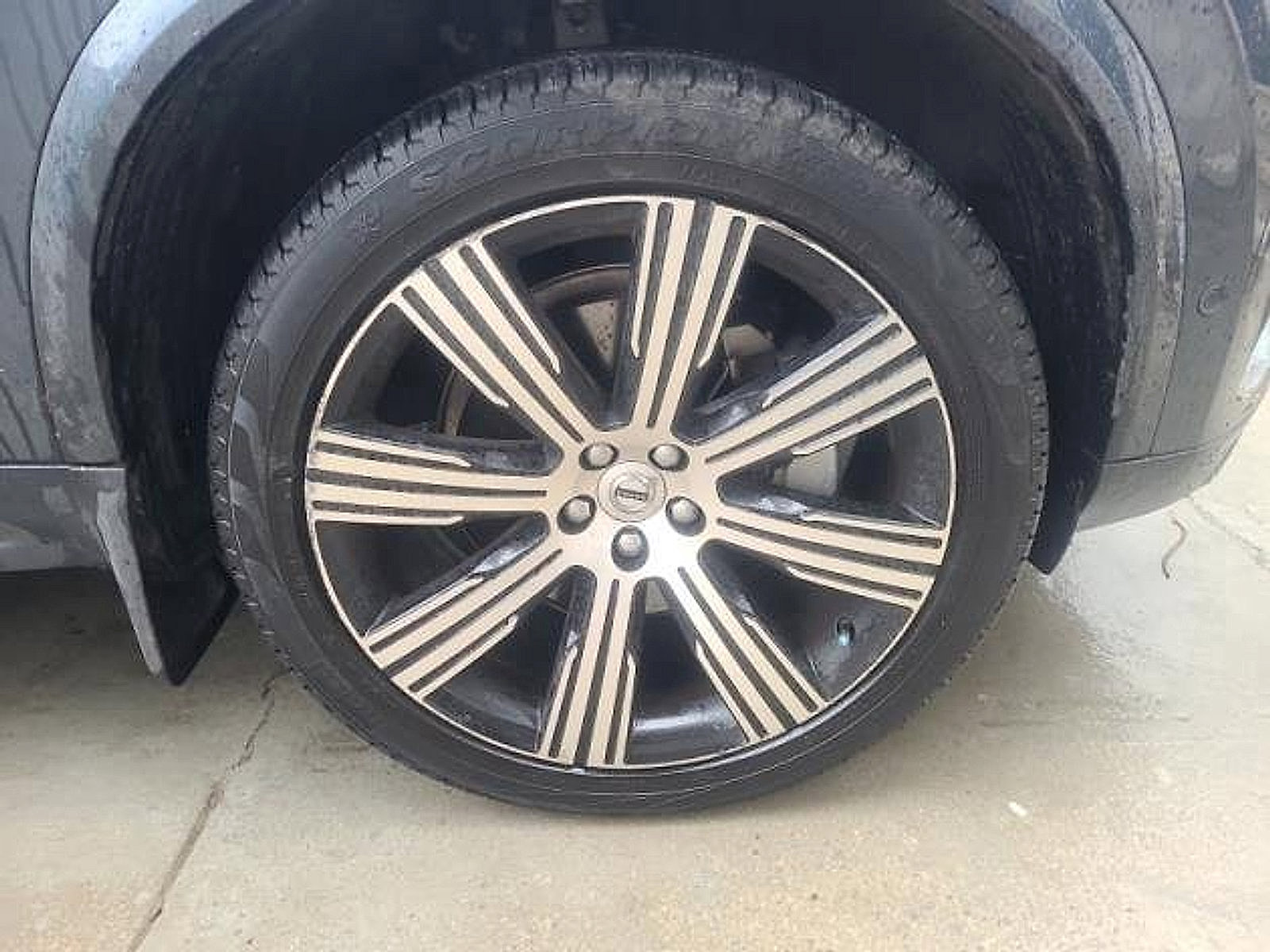 Certified 2024 Volvo XC90 B6 Plus w/ Protection Package image 20