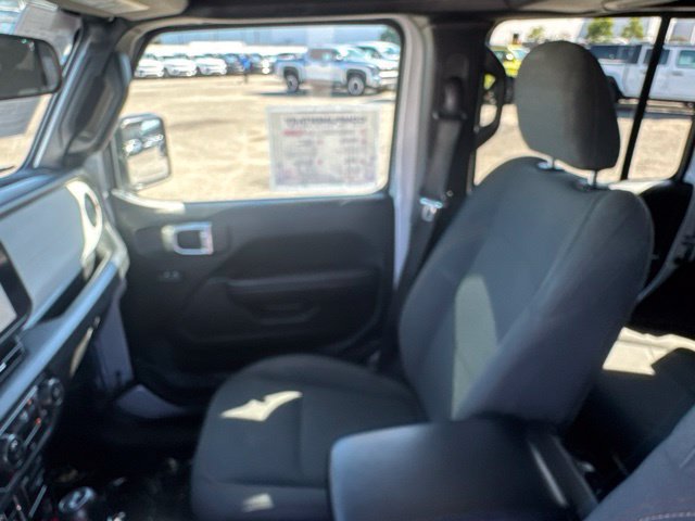 Used 2024 Jeep Wrangler Unlimited AWD/4WD image 42
