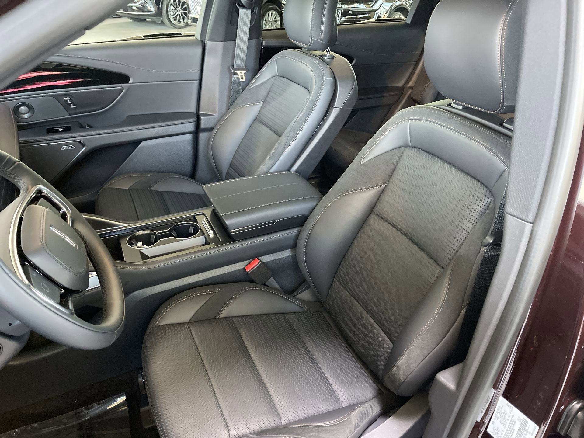 New 2024 Lincoln Nautilus Reserve w/ Equipment Group 202A image 17