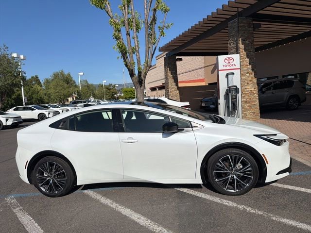 Used 2025 Toyota Prius Limited FWD image 5