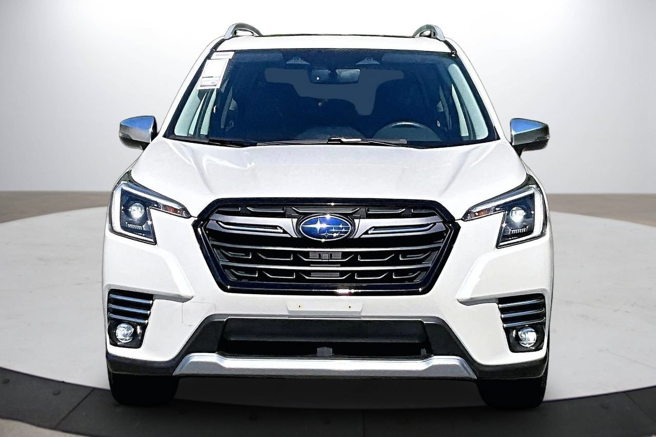 Used 2022 Subaru Forester Touring AWD/4WD image 3