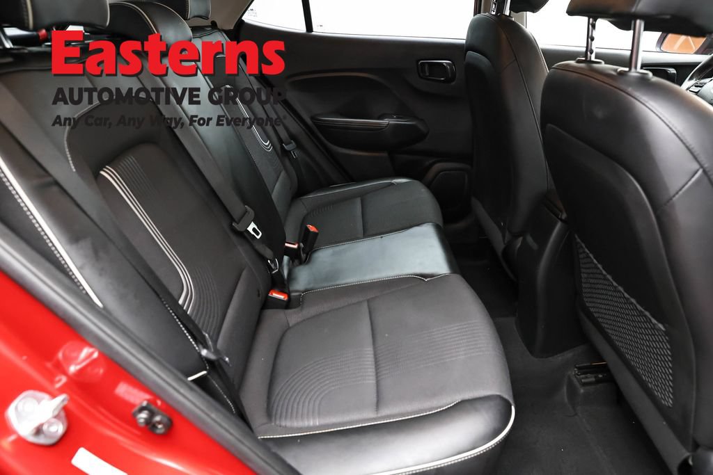Used 2023 Hyundai Venue Limited FWD image 24