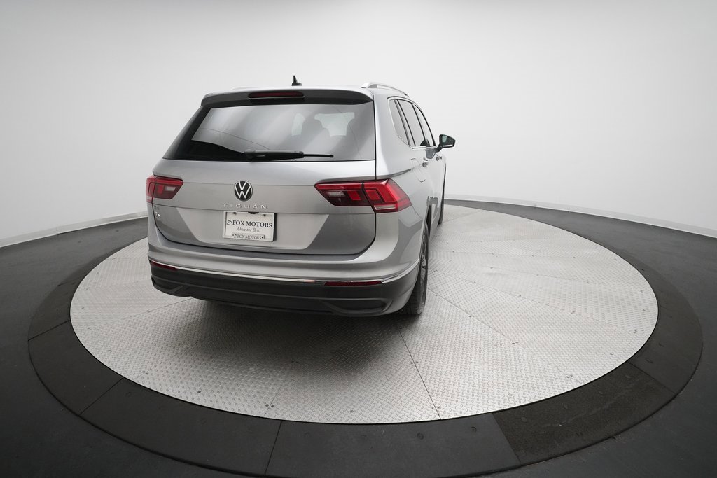 Used 2024 Volkswagen Tiguan SE image 36
