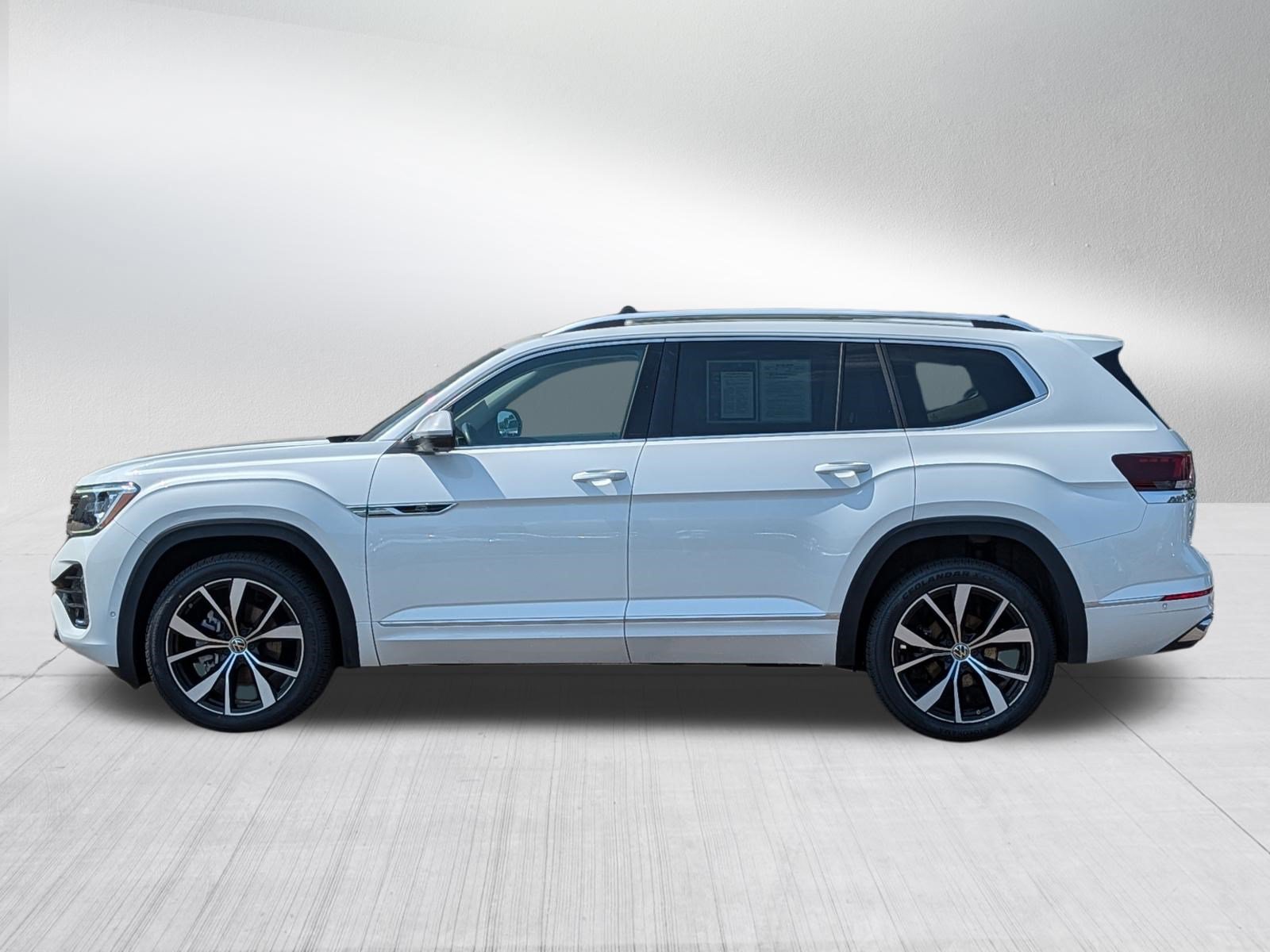 Certified 2025 Volkswagen Atlas SEL Premium R-Line AWD/4WD image 4