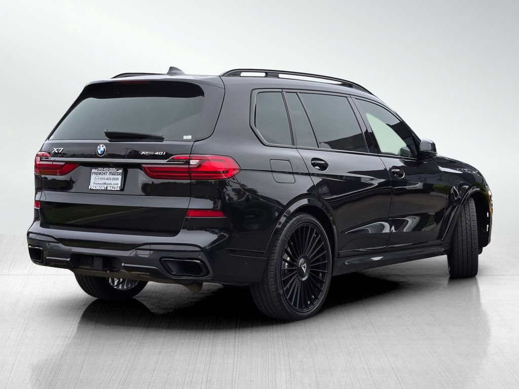 Used 2022 BMW X7 xDrive40i w/ M Sport Package AWD/4WD image 4