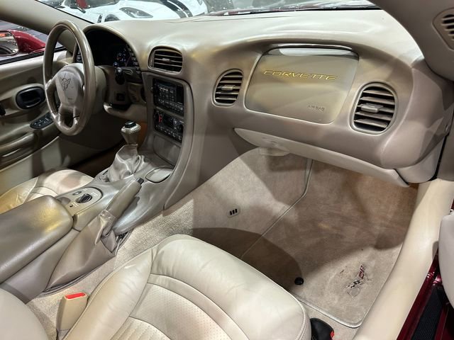 Used 2003 Chevrolet Corvette Coupe w/ Preferred Equipment Group RWD image 10