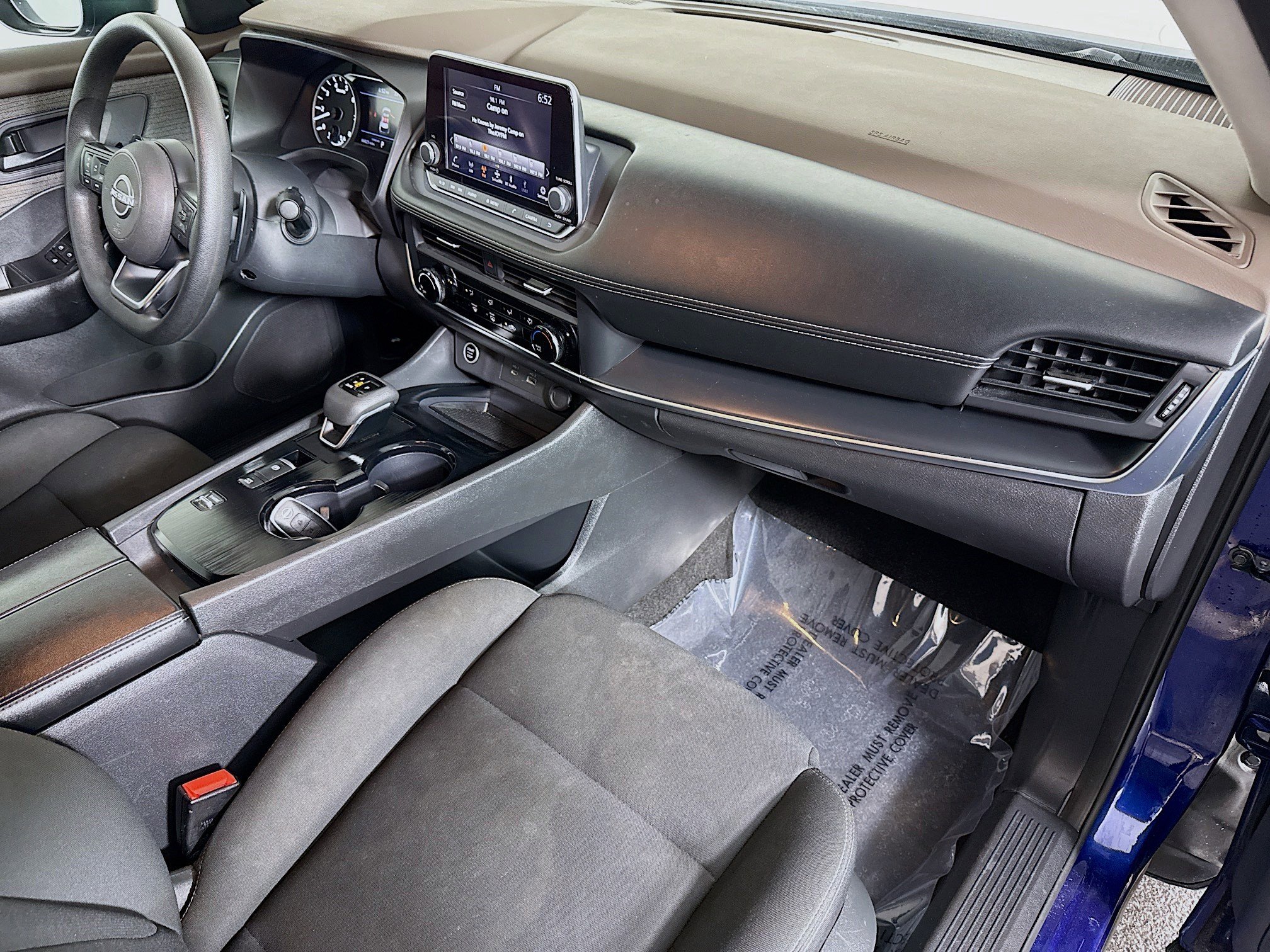 Used 2023 Nissan Rogue S image 30