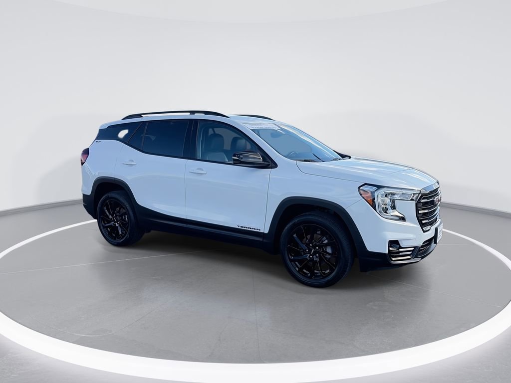 Used 2023 GMC Terrain SLT w/ Elevation Edition AWD/4WD image 2