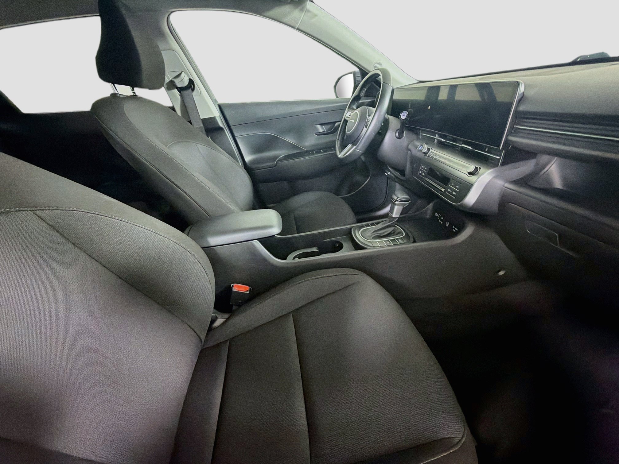 Used 2025 Hyundai Kona SEL FWD image 29