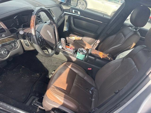 Used 2013 Lincoln MKS FWD image 3