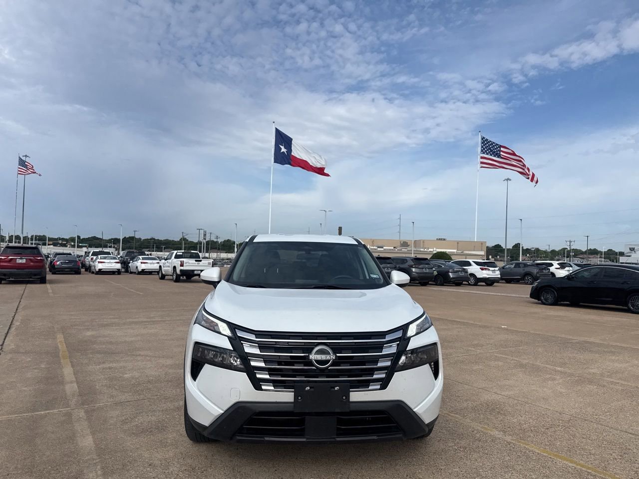 Certified 2024 Nissan Rogue SV FWD image 4