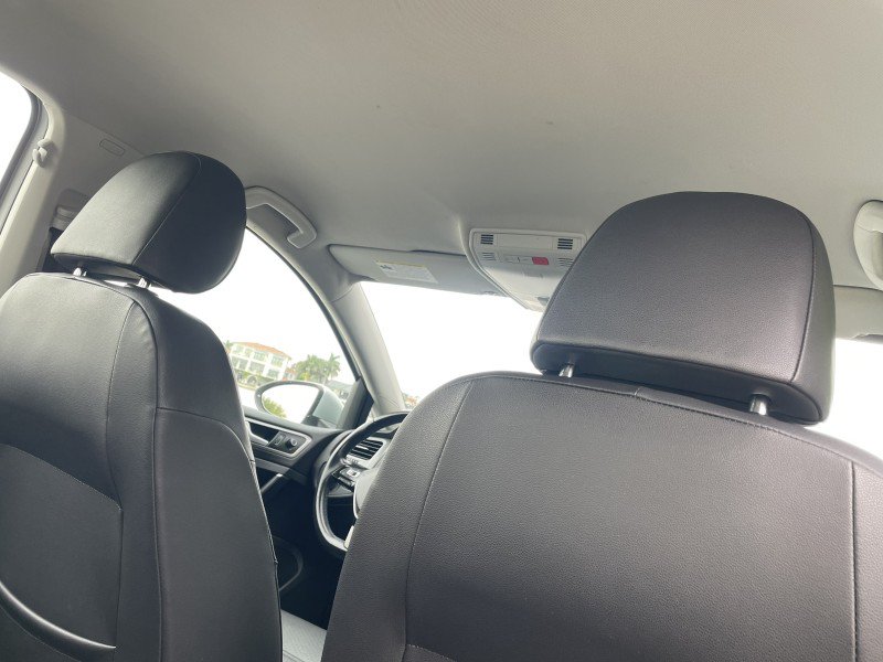 Used 2015 Volkswagen e-Golf SEL Premium FWD image 9