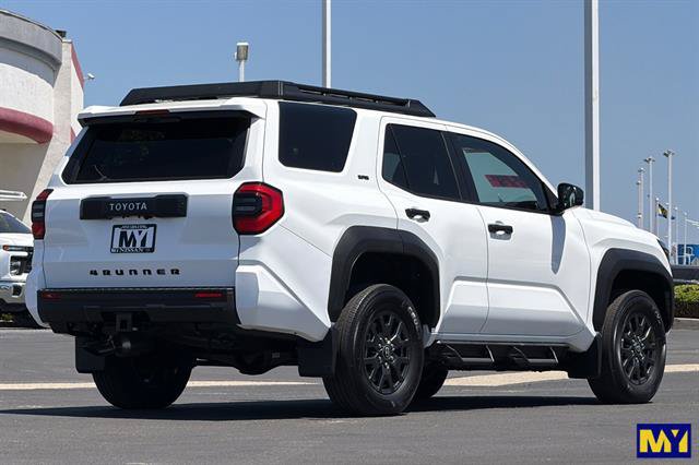 Used 2025 Toyota 4Runner SR5 AWD/4WD image 4