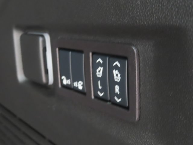 Used 2026 Chevrolet Tahoe High Country AWD/4WD image 32