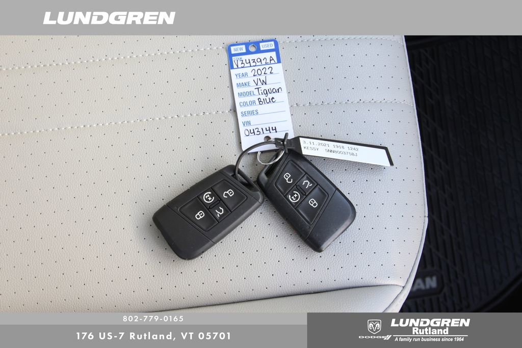 Used 2022 Volkswagen Tiguan SE image 32