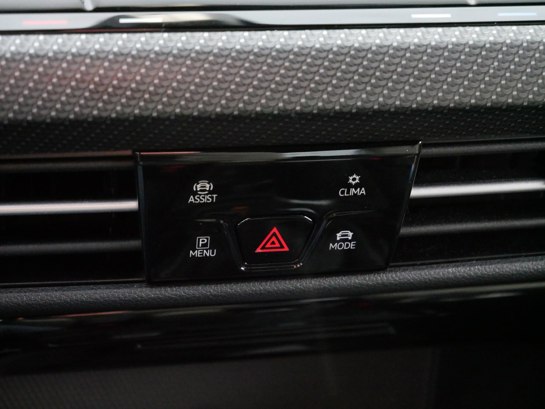 Used 2024 Volkswagen Golf R image 26