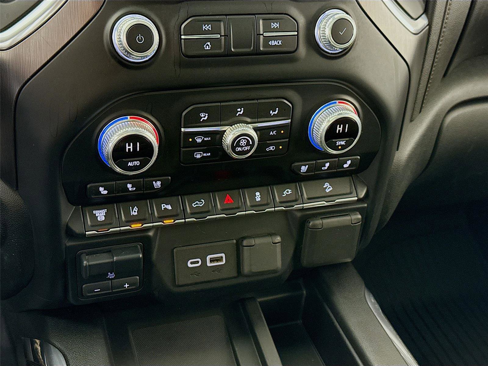 Used 2020 GMC Sierra 3500 AT4 w/ AT4 Premium Package image 10