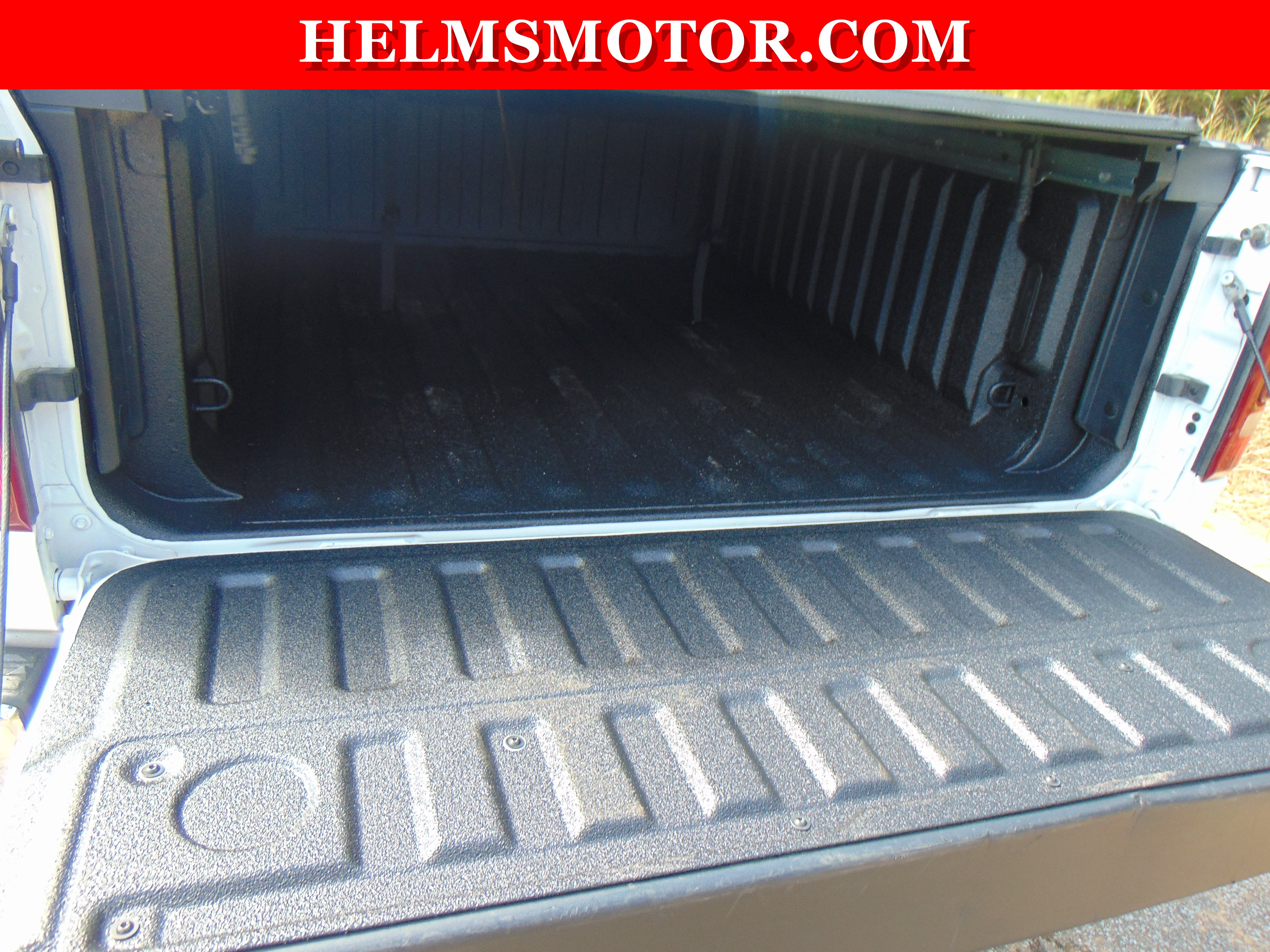 Used 2024 RAM 1500 Laramie AWD/4WD image 11