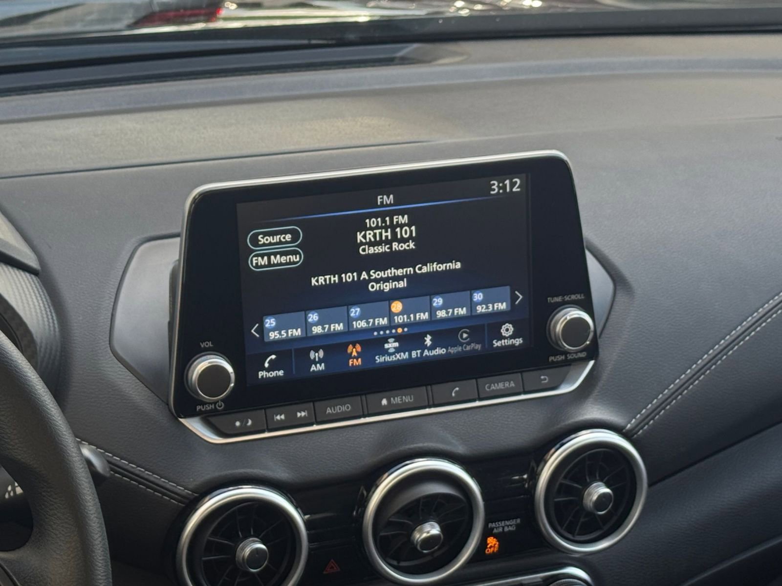 Used 2025 Nissan Sentra SV FWD image 17