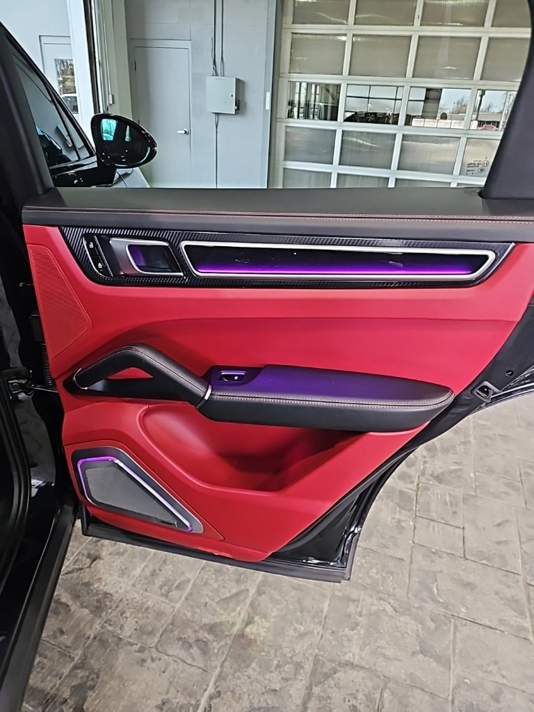 Used 2022 Porsche Cayenne Coupe image 15